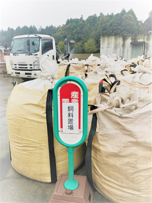 モヤシ製造会社で水分調整と脱気を行う