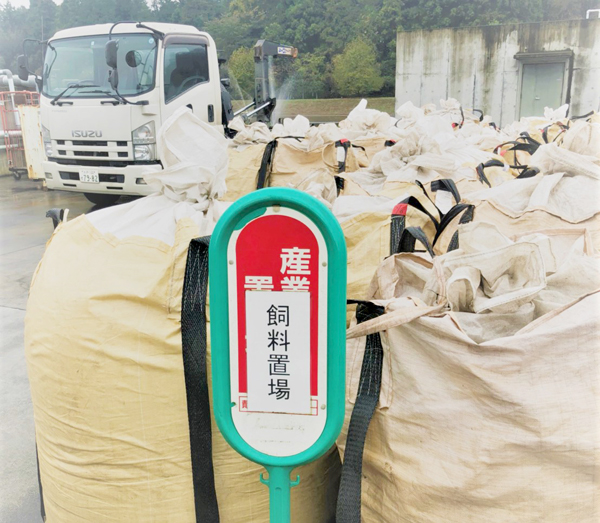 （写真３）モヤシ製造会社で水分調整と脱気を行う